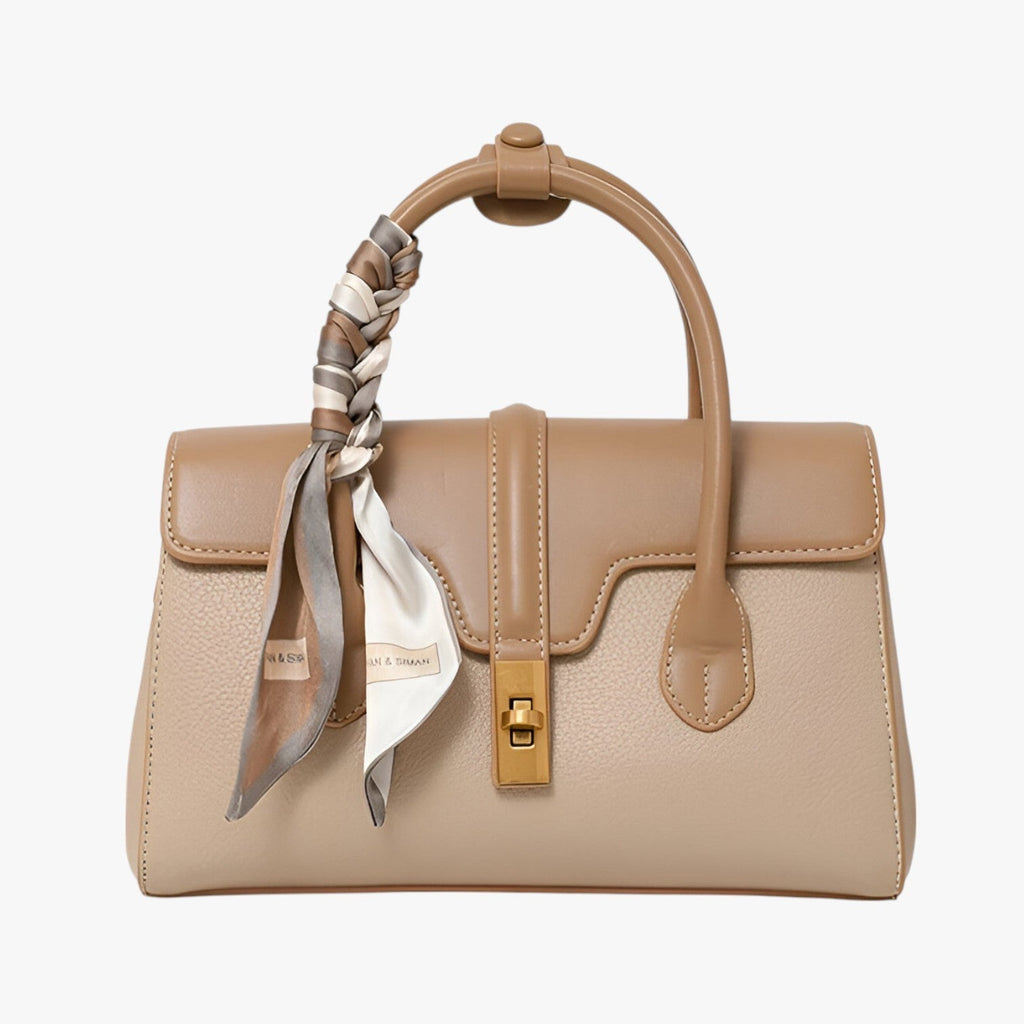 Bolso de hombro amplio con acabado texturizado resistente