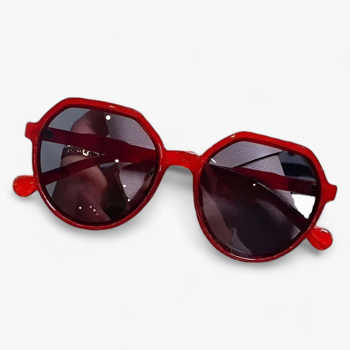 Anti-glare cat-eye sunglasses for travel and driving