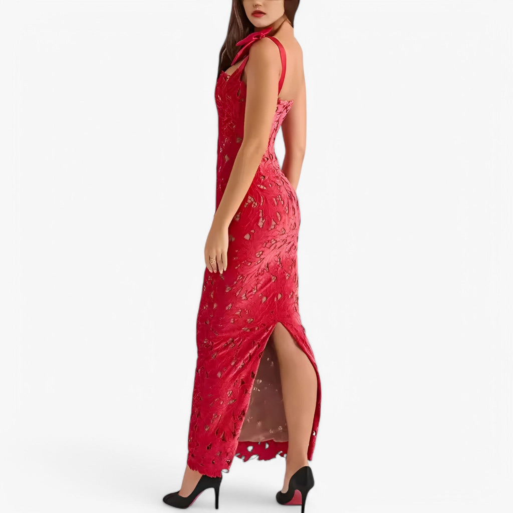 Sleeveless Sheath Dress with a Boat Neckline for Spring