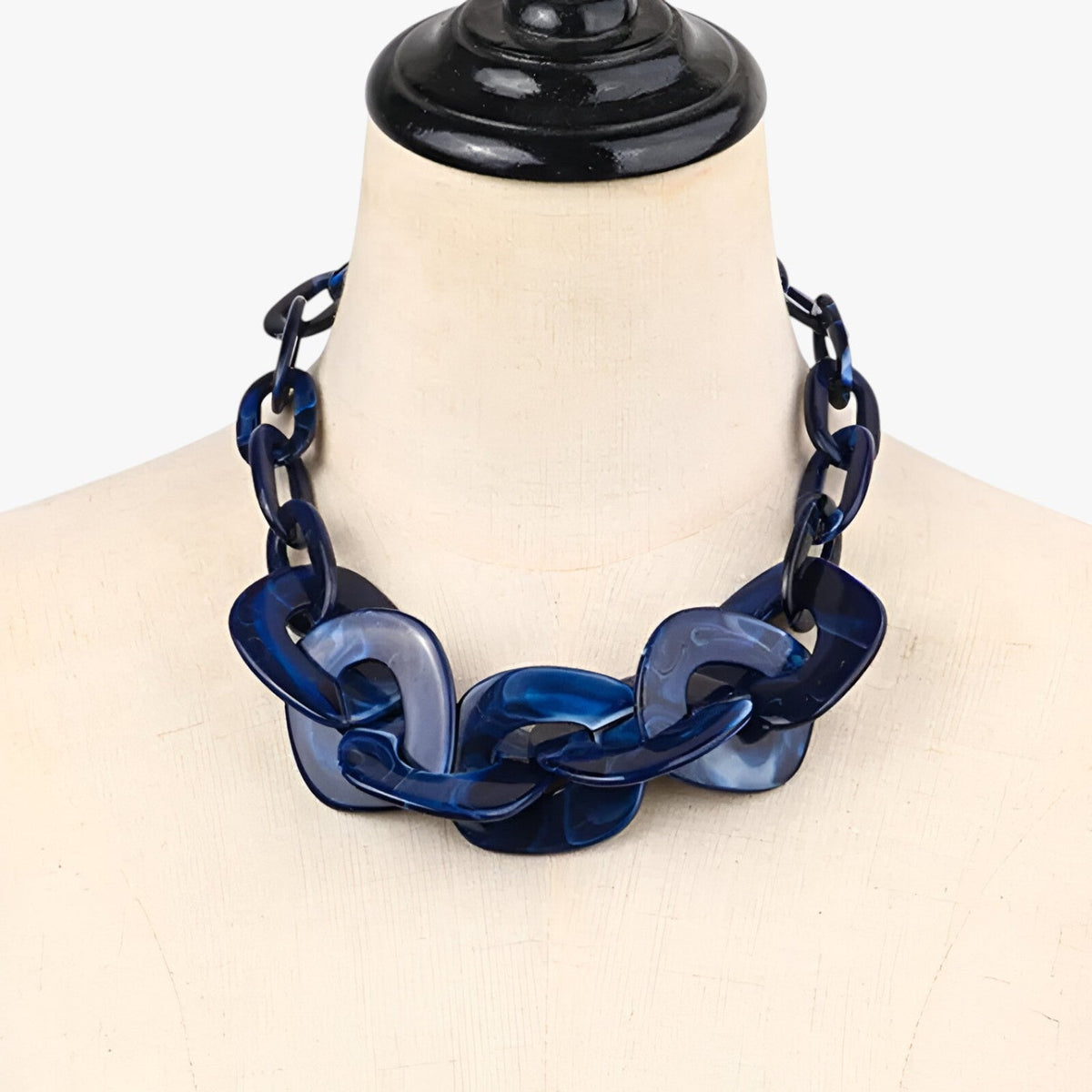 Geometric chain choker in acrylic with colour accents