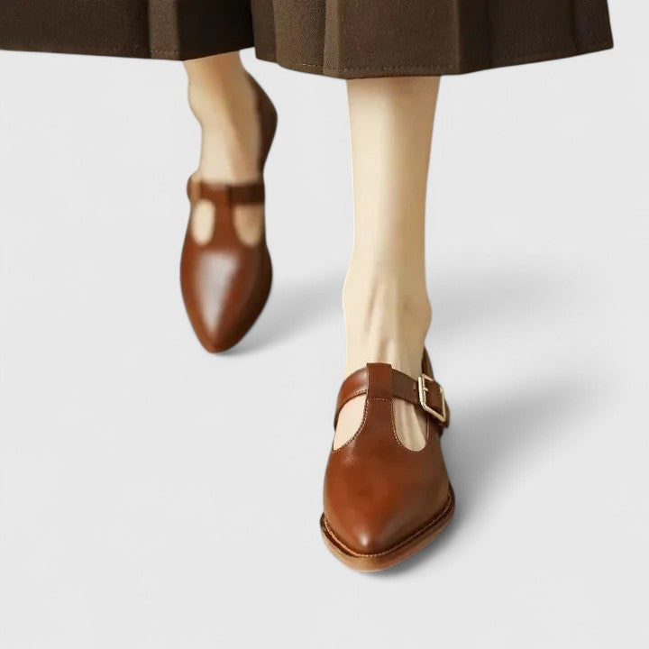 Pointed Toe Heels with Minimalist Silhouette