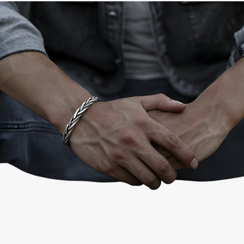 Pulsera de aleación tejida a mano con diseño retorcido