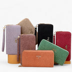 Cartera retro con detalle de encaje en relieve y múltiples compartimentos