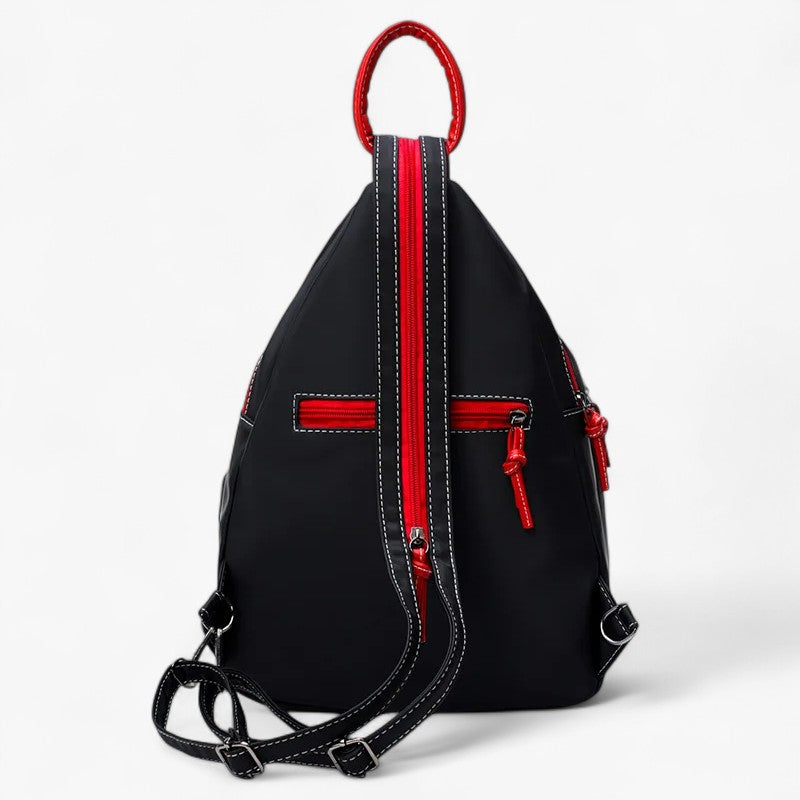 Mochila de nailon resistente al agua con tirantes acolchados