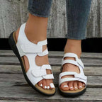 Ortopediska sandaler med justerbar rem som andas
