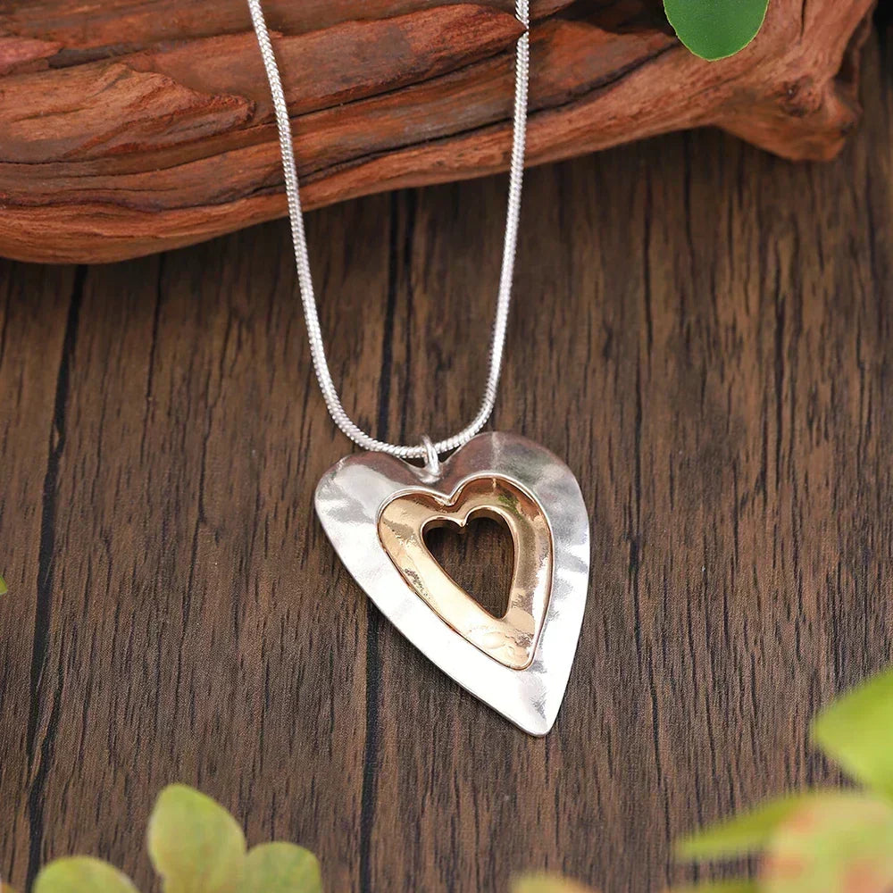 Vintage-Style Two-Tone Heart Pendant Necklace with Mixed Finish