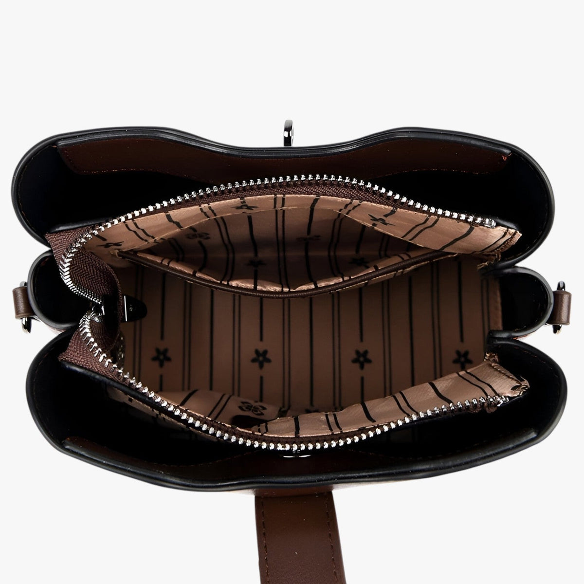 Leather shoulder bag for everyday wear and errands