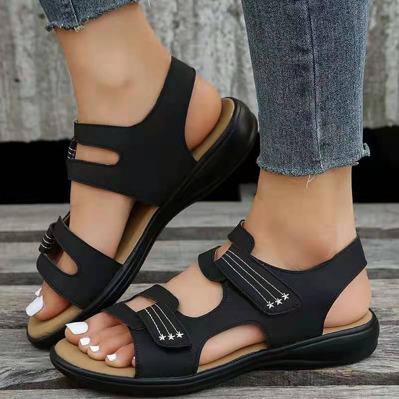 Ortopediska sandaler med justerbar rem som andas