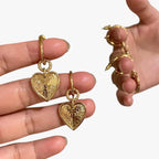 Pendientes retro con forma de corazón y acabado en dorado envejecido