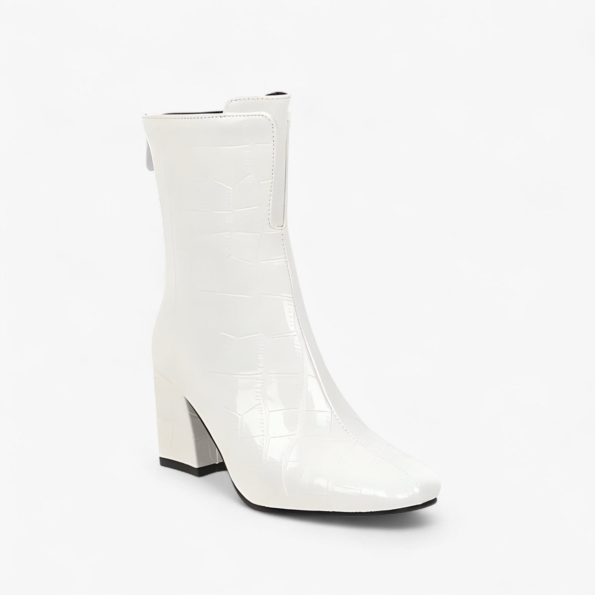 Tacones de aguja brillantes con grabado de cocodrilo