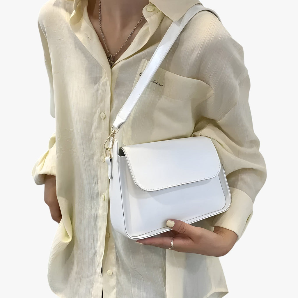 Mini bolso de hombro en piel vegana con cierre magnético