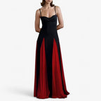 Vestido de noche con hombros al aire y escote cruzado