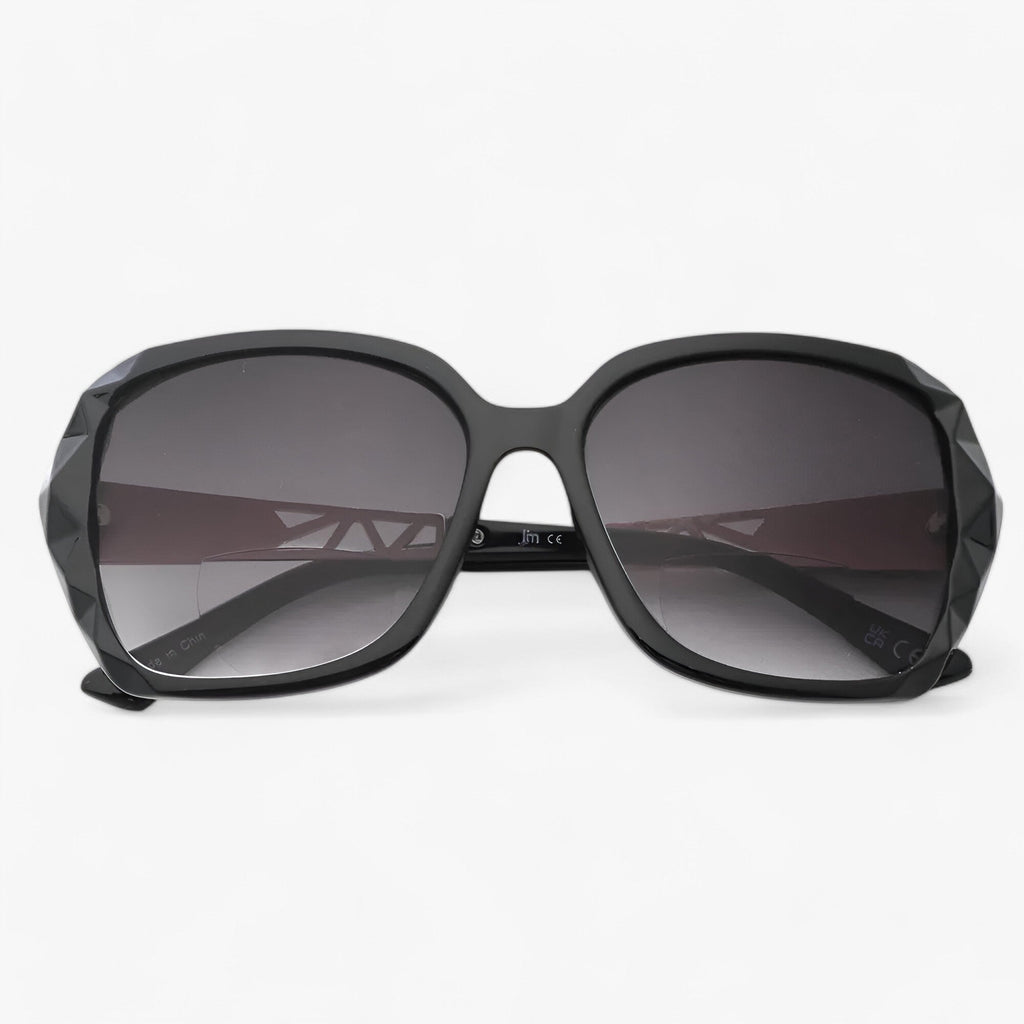 Oversized Sunglasses with a Lightweight Fashion-Forward Frame