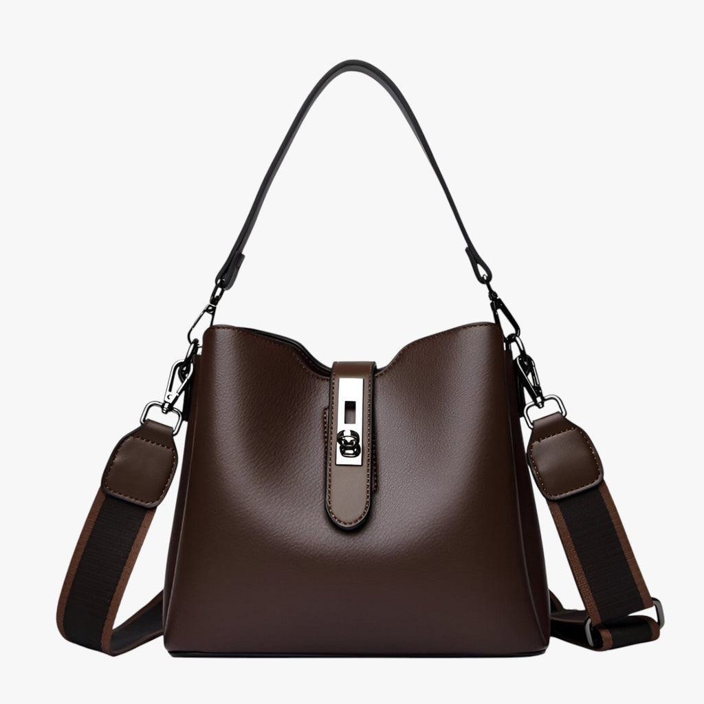 Leather shoulder bag for everyday wear and errands