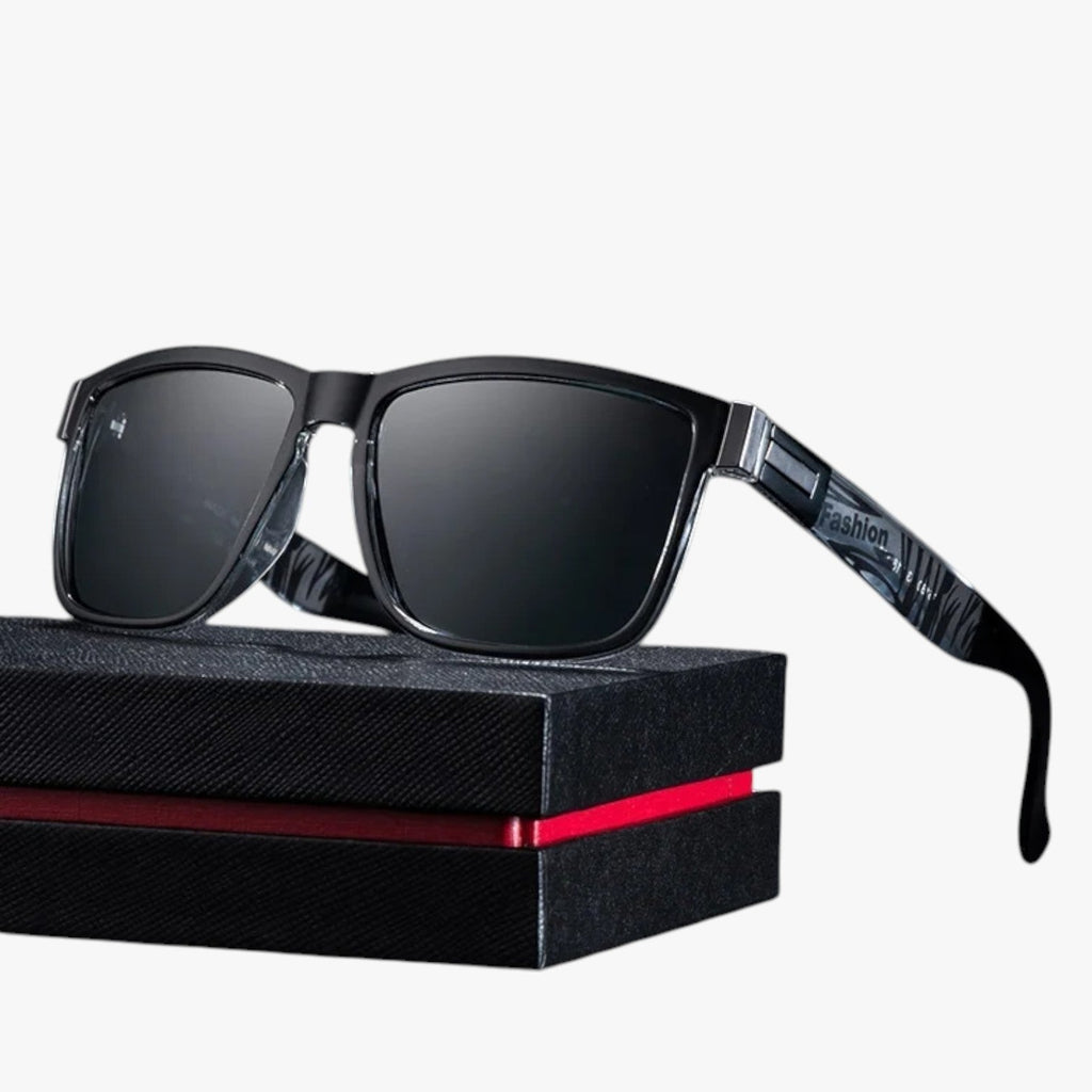 Retro polarised sunglasses with mirror-effect lenses