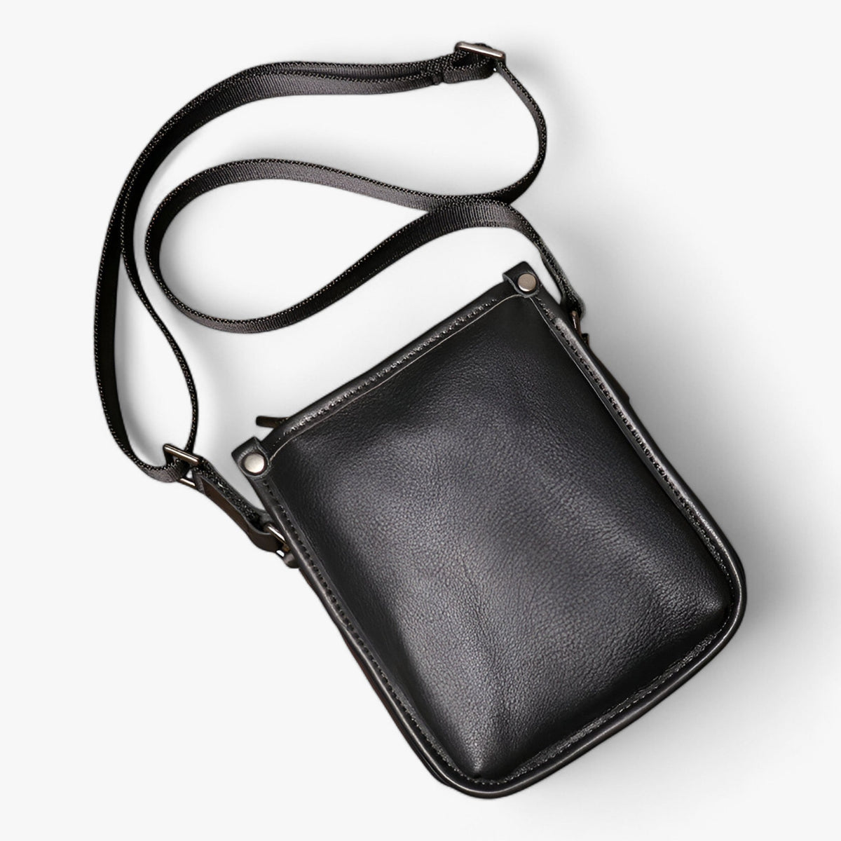 Bolso de hombro de inspiración vintage con varios compartimentos
