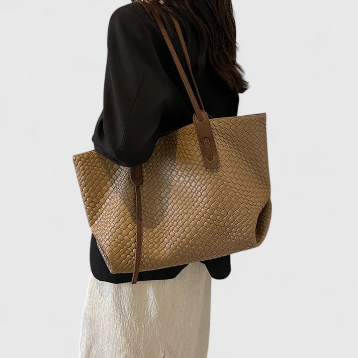 Bolso de asas de textura trenzada con capacidad para el día a día