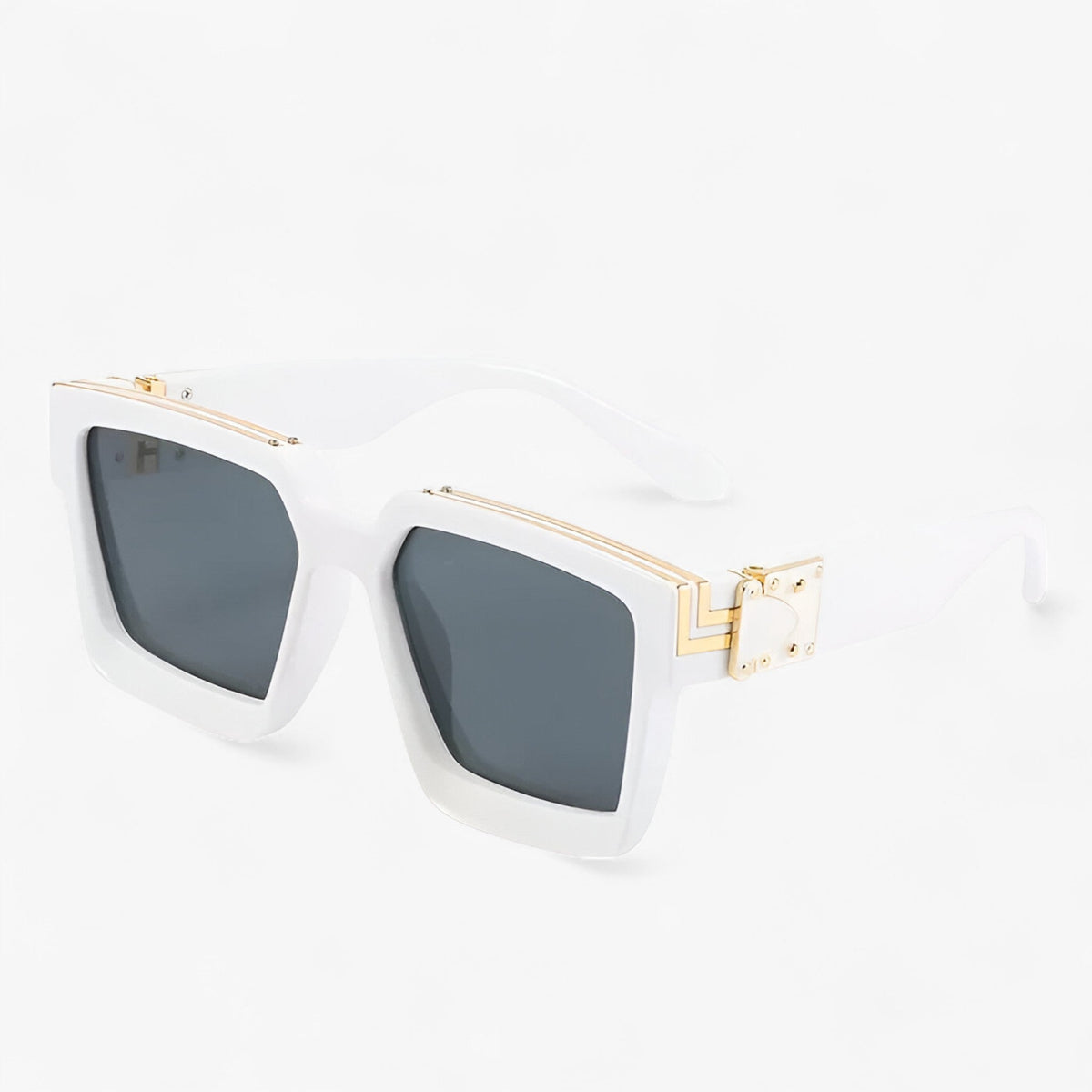 Retro square mirrored sunglasses with a lightweight fit