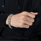 Graverat silverfärgat armband med Tang-mönster för herr