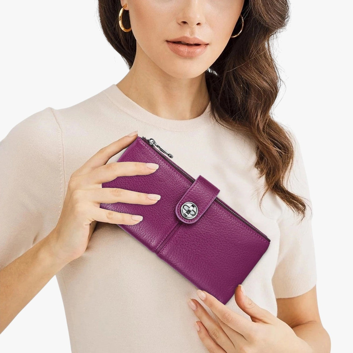Structured Wallet with AirTag Pocket