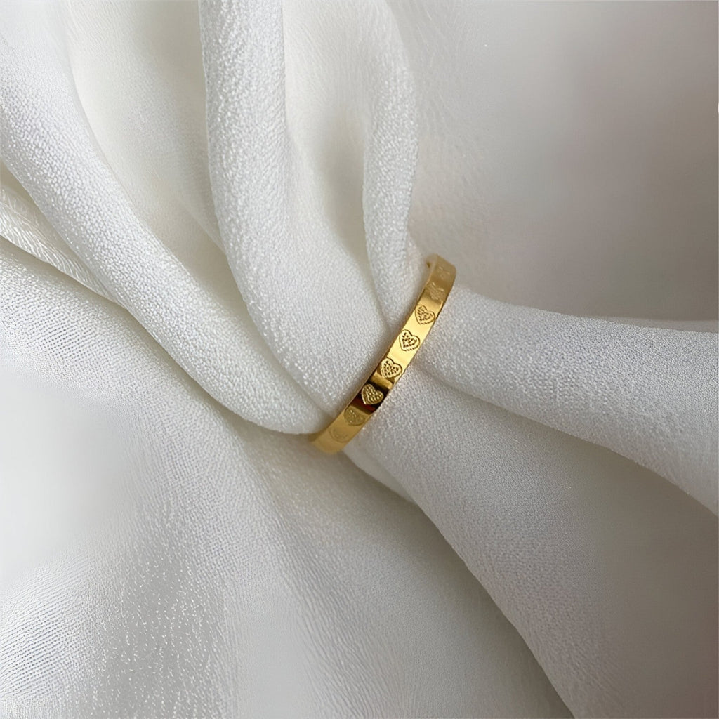 Anillo fino apilable de acero inoxidable pulido para el día a día