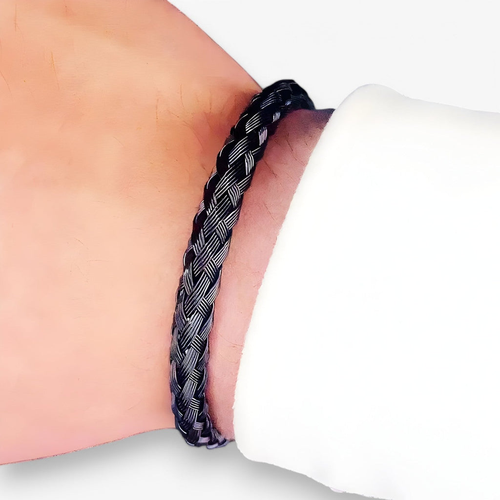 Öppet manschettarmband i polerat rostfritt stål