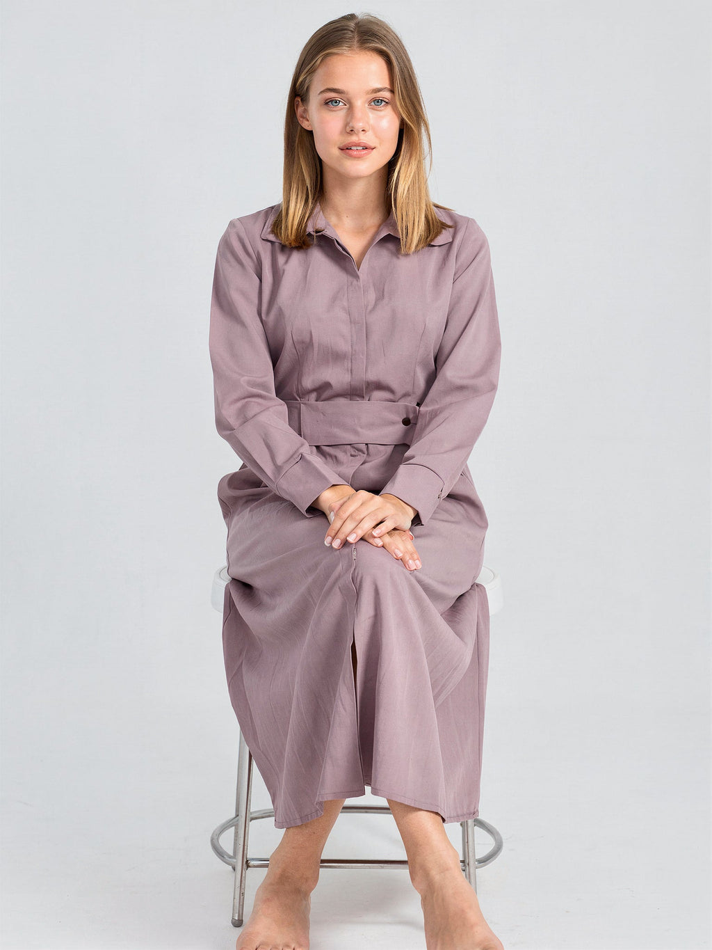 Linen Maxi Dress with V-Neckline for Summer