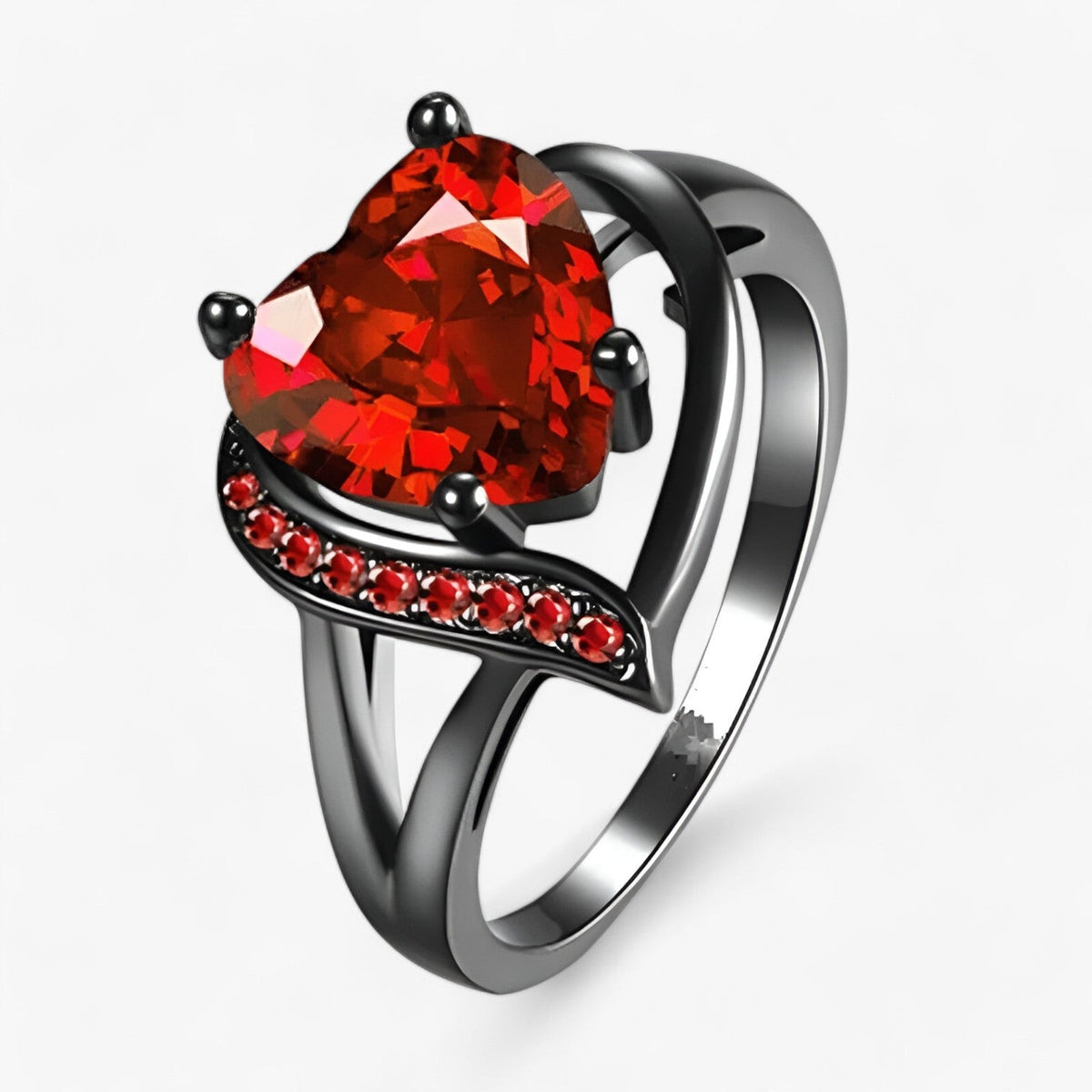 Celtic-Pattern Ring Set with Heart-Shaped Stone