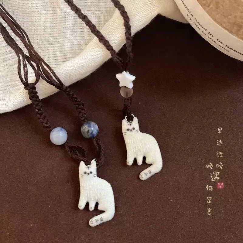 Vintagehalsband med katt och stjärna i två stilar