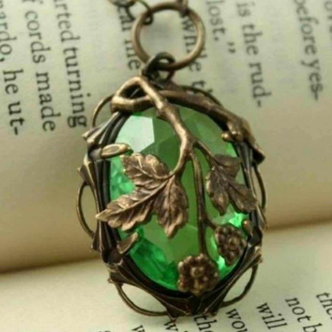 Green Round Crystal Pendant Necklace with Bright Sparkle