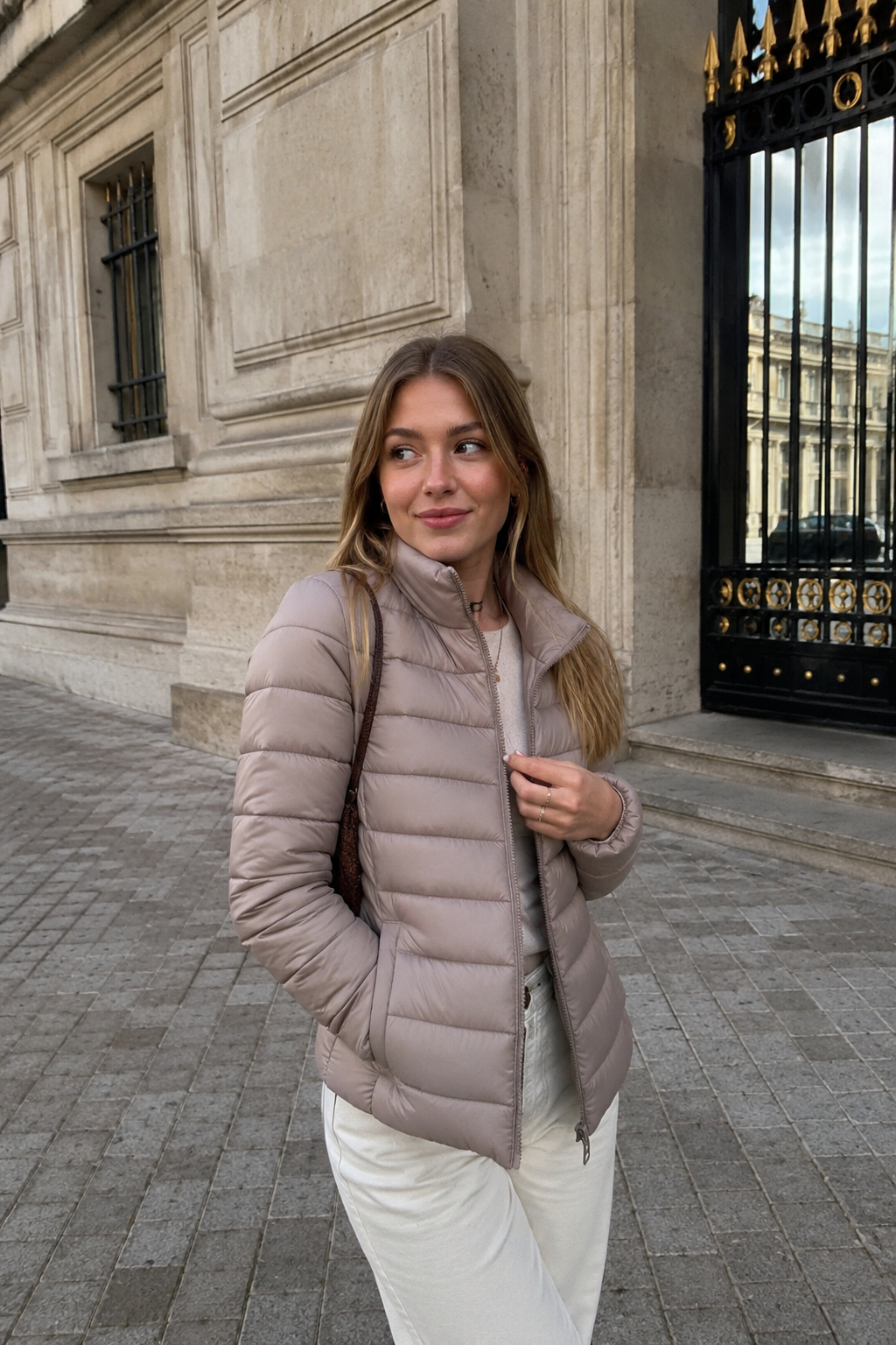 Chaqueta acolchada ligera con cuello mao y cremallera