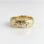 Ring med graverade blommor i vintagestil, guldfärgad