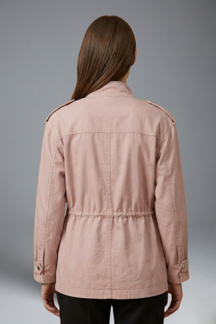 Dubbelknäppt trenchcoat med skärp i midjan