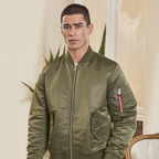 Chaqueta bomber MA1 con puños de canalé y bolsillos con cremallera