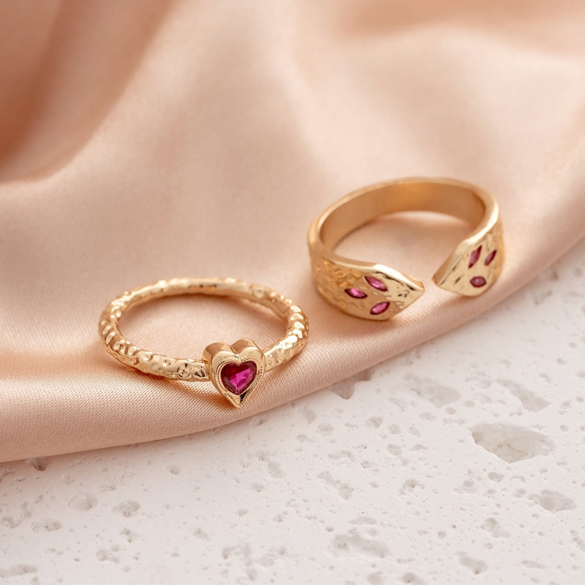 Pink Zirconia Heart Ring Set with Snake Pattern Band