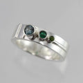 Vintage-Style Ring with Scattered Green Crystals in Silver Colour