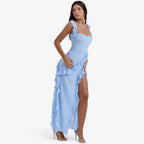 Vestido largo con cuello de pico profundo y abertura lateral alta ajustable