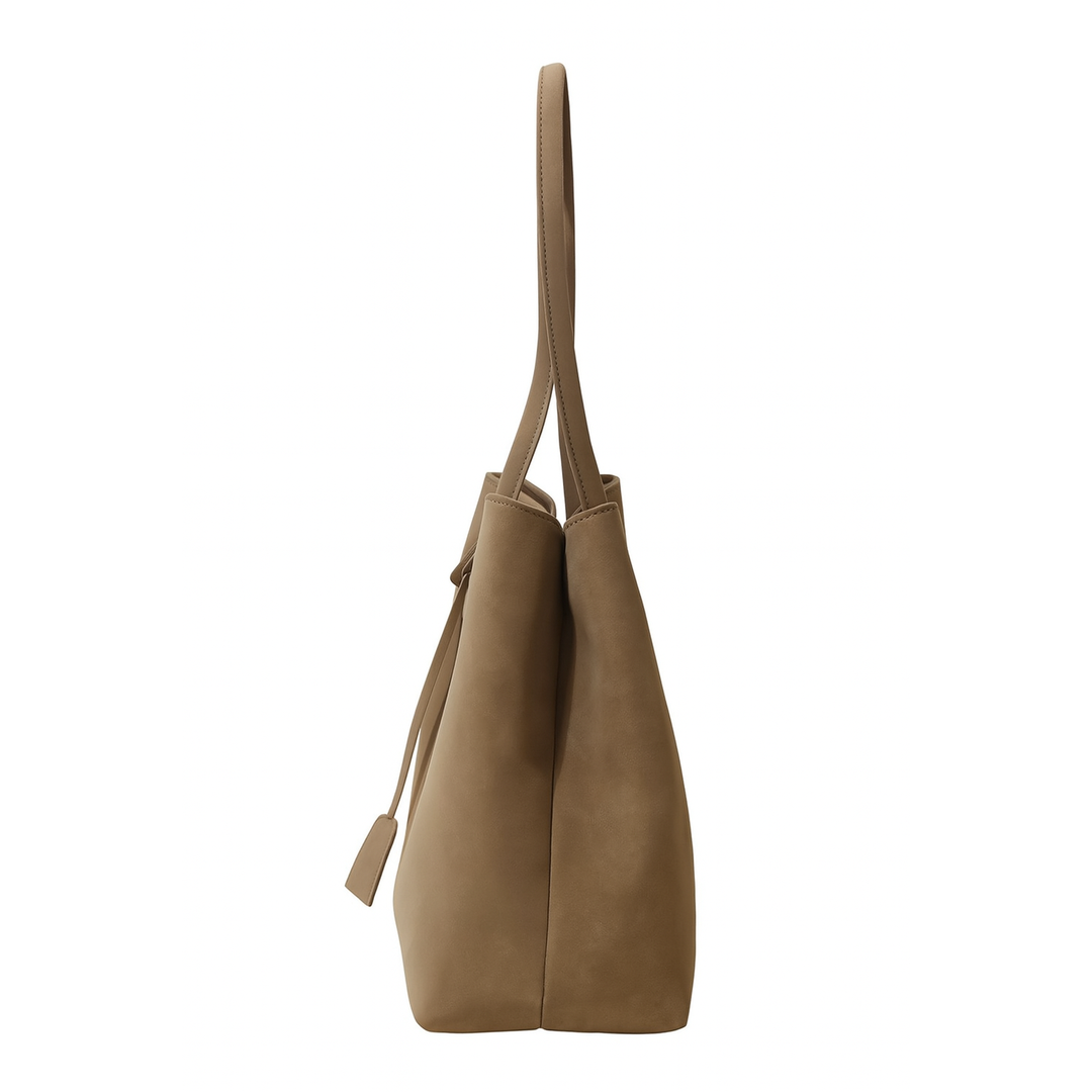Rymlig totebag med plats för dator