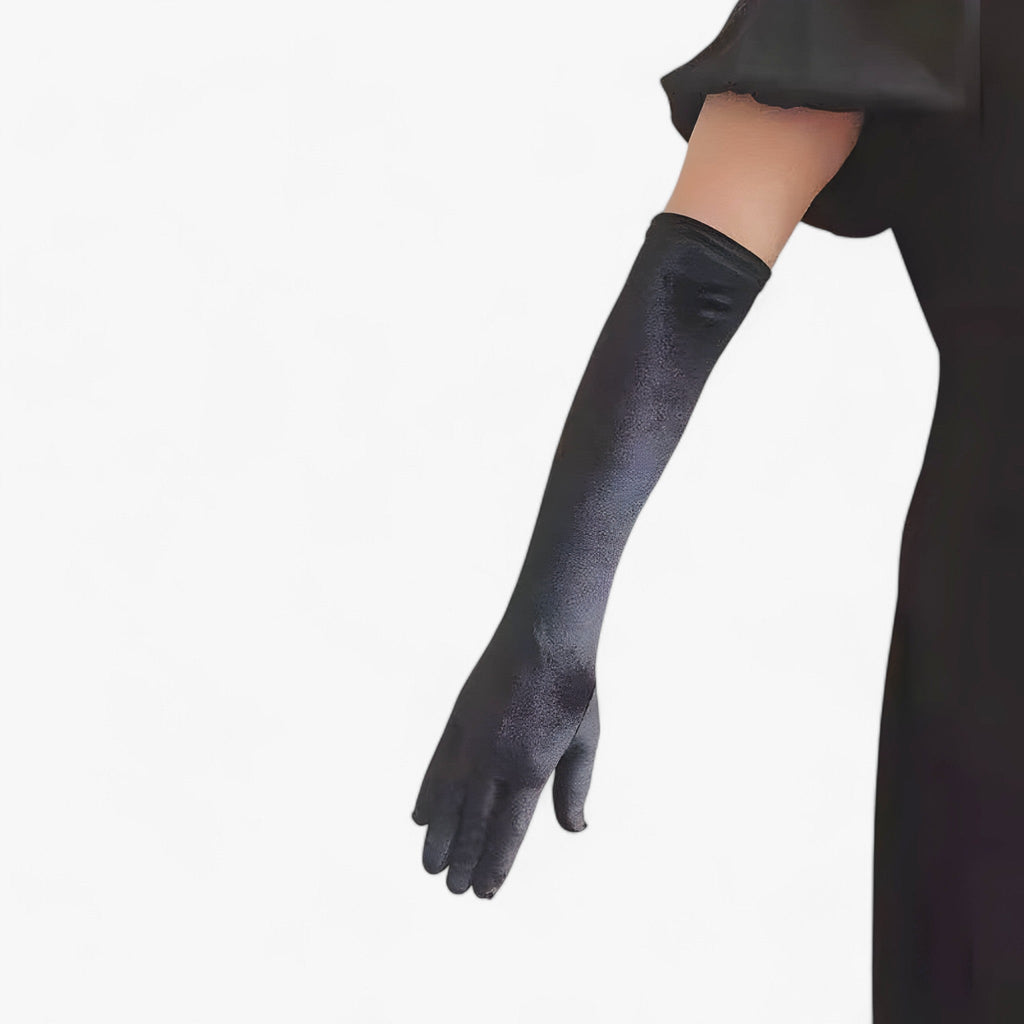 Velvet Gloves with Soft Lining and Retro-Inspired Style