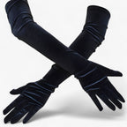Velvet Gloves with Soft Lining and Retro-Inspired Style