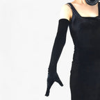 Velvet Gloves with Soft Lining and Retro-Inspired Style