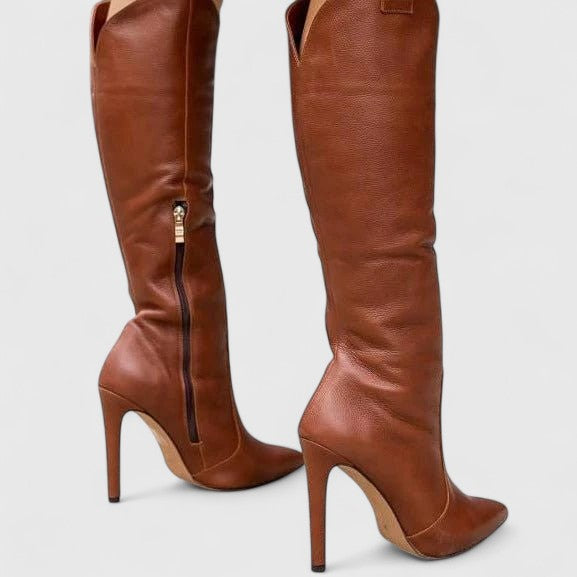Boots med spetsig tå och sidodragkedja