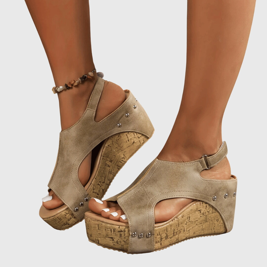 Stödjande sandal i neutral finish