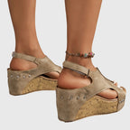 Stödjande sandal i neutral finish