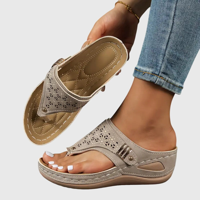 Sandalias de cuña fáciles de calzar con plantilla perfilada