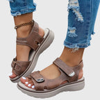 Sandaler med bred tåbox, dämpad innersula och greppsula