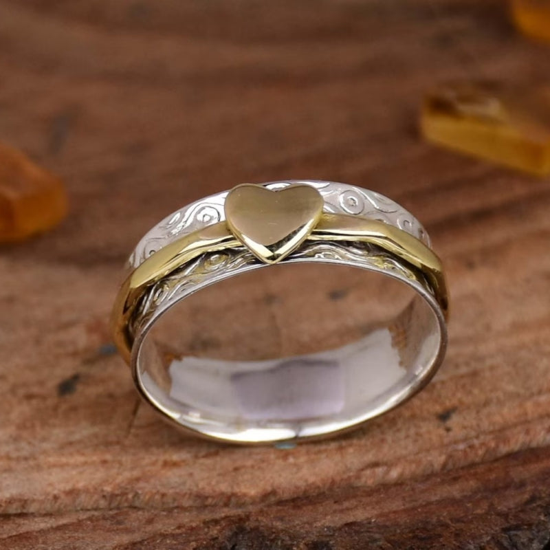 Vintage-Style Patterned Heart Spinner Ring with Two-Tone Finish