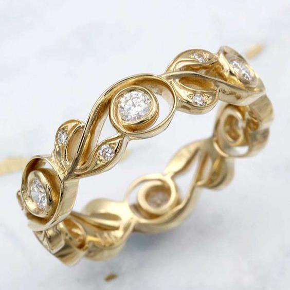 Vintage-Style Zirconia Ivy Ring in Gold Colour with Trailing Leaves