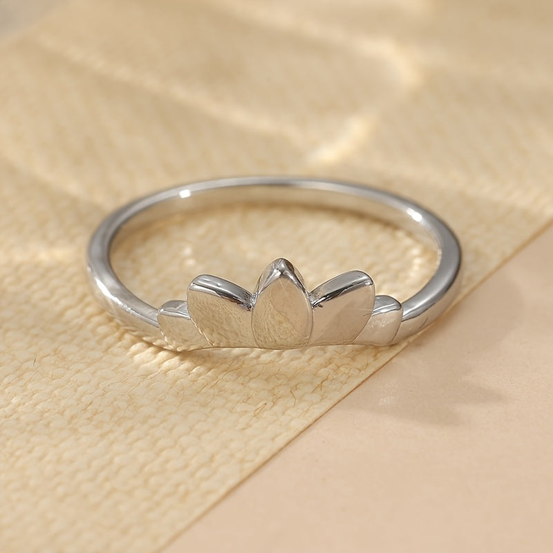 Retro Teardrop Zirconia Lotus Flower Ring in Silver Colour