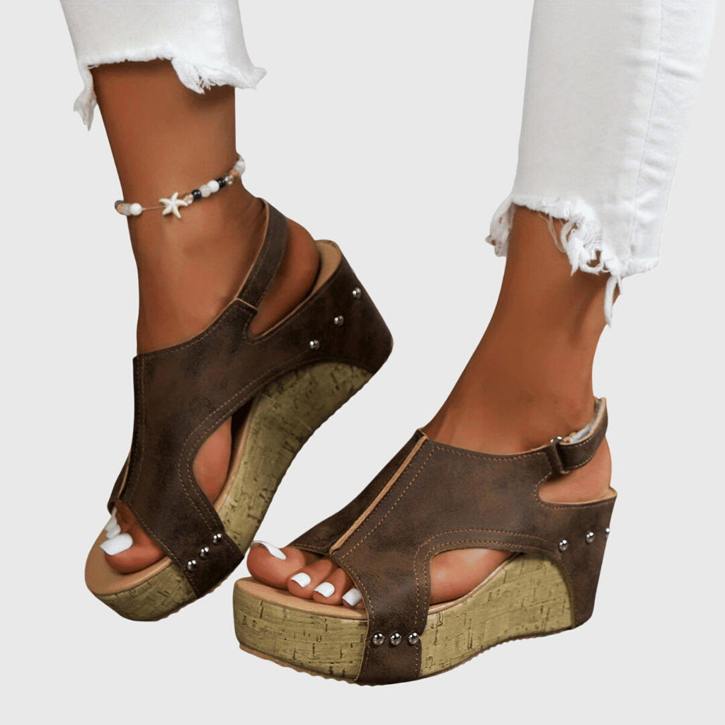 Stödjande sandal i neutral finish